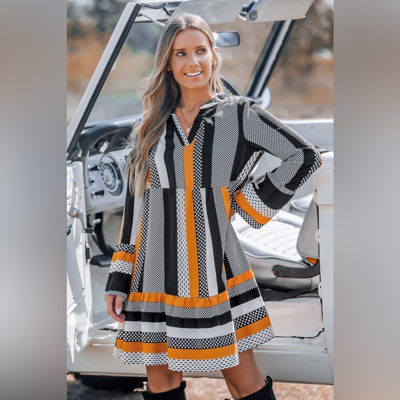 Fall Patchwork Flared Sleeve Mini Dress Size Medium (6) - Picture 3 of 3